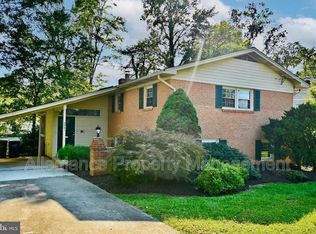 2501 Stirrup Ln, Alexandria, VA 22308