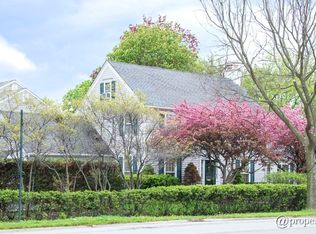 437 Hibbard Rd, Winnetka, IL 60093