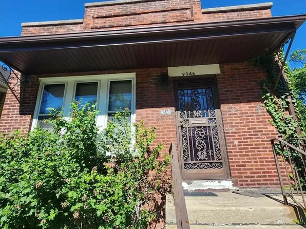 9346 S Woodlawn Ave, Chicago, IL 60619