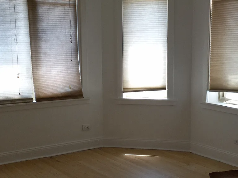7714 S Jeffery Blvd — Photo 10