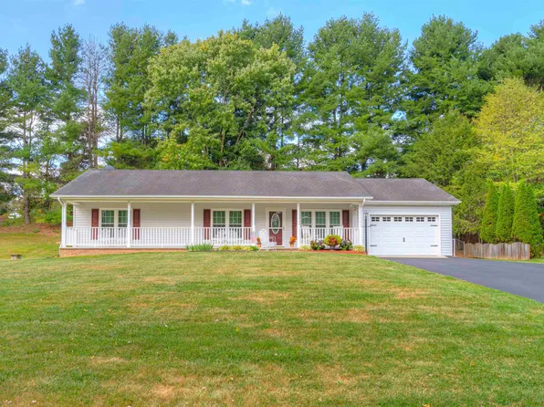 1349 Mockingbird Dr, Blacksburg, VA 24060