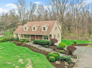 42 Tanglewood Dr, Danbury, CT 06811