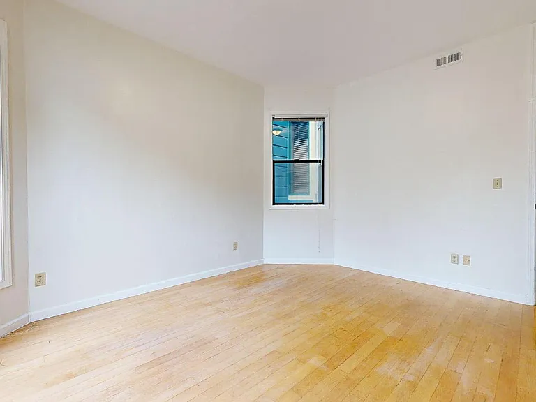 2136 Hayes St — Photo 12