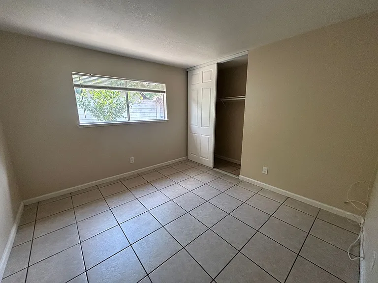 2104 Sharon Way — Photo 9