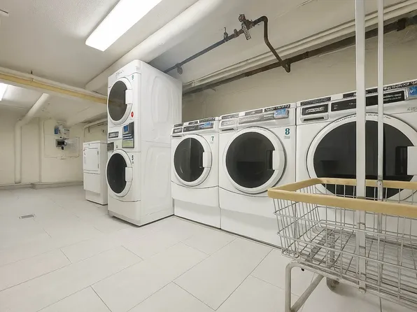 225 East 10th Street image 7 of 10