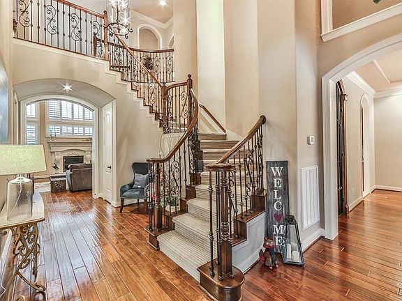 5th image of 9914 Terrance Springs Ln