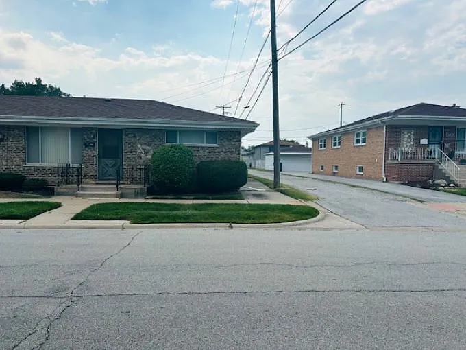 2 bed, 900 sqft, $1,500 — Photo 2