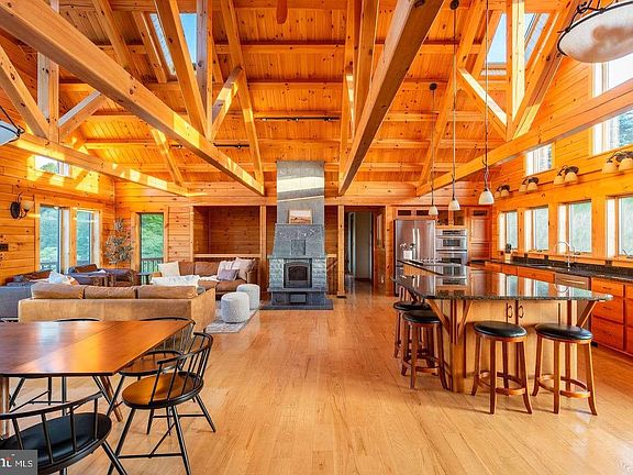 3rd image of 151 White Fawn Ln