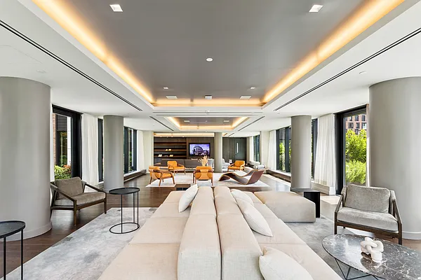 Rented by R New York | media 28