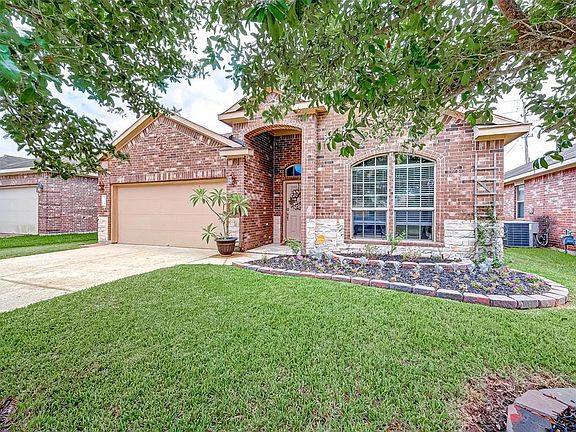 3rd image of 10706 Pine Meadows Blvd