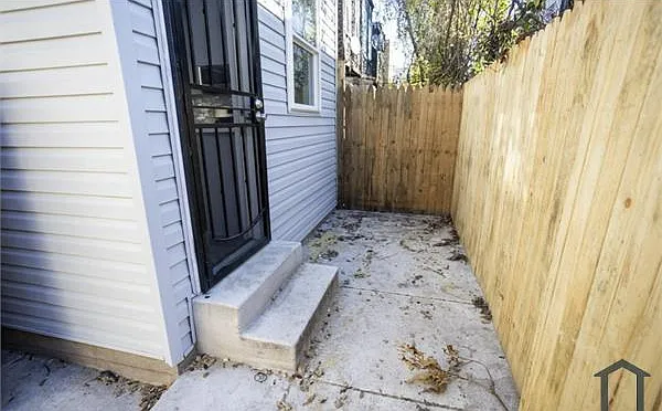 3230 Fontain St — Photo 33