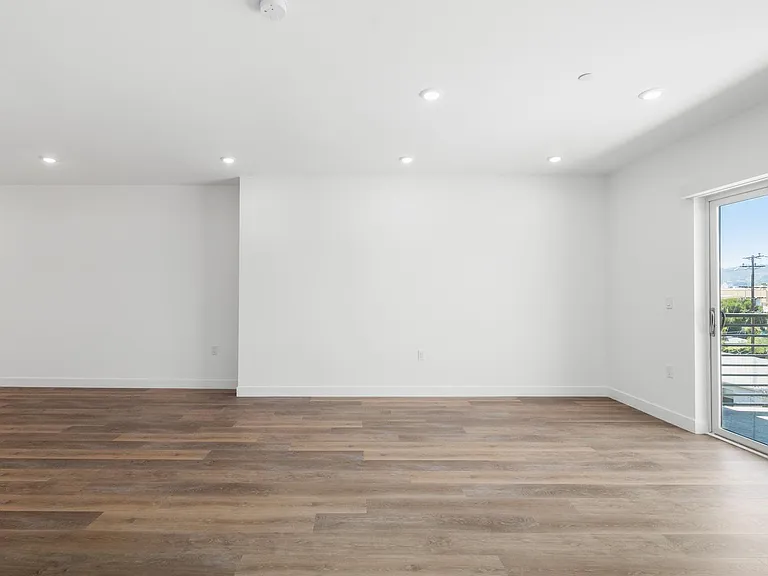 5153 Maplewood — Photo 34