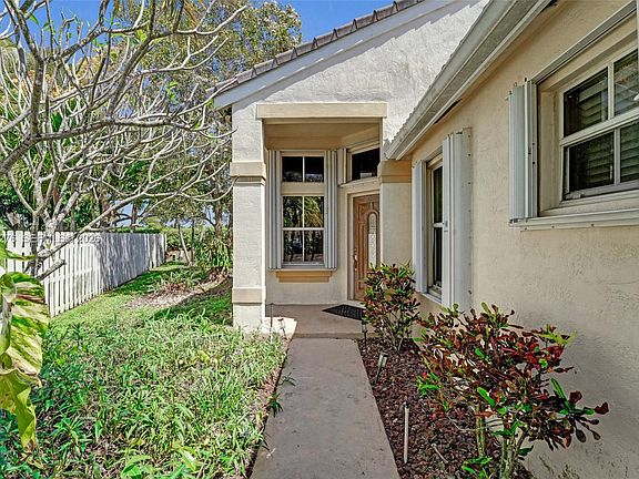 4th image of 1080 Briar Ridge Rd