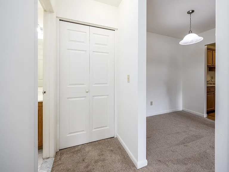 Clintwood Apartments — Photo 35