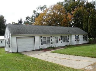 335 27th Ave SW, Cedar Rapids, IA 52404