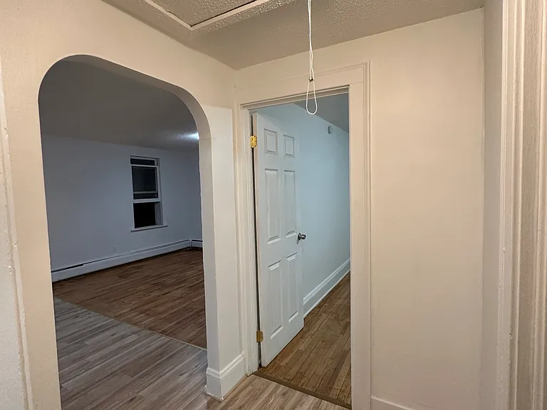 28 Beverly Hts #2 — Photo 12