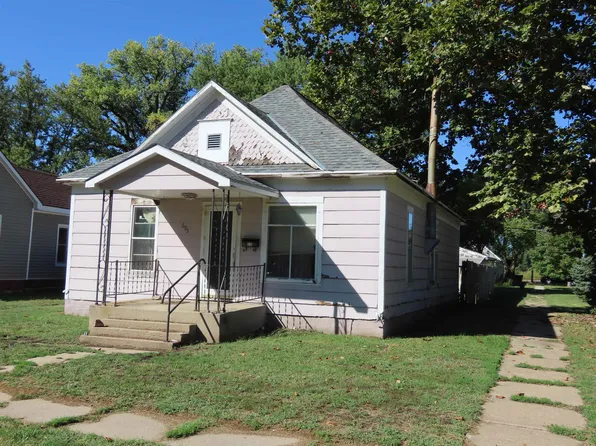 695 N 3rd St, David City, NE 68632