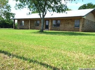 501 Christine Rd, Jourdanton, TX 78026
