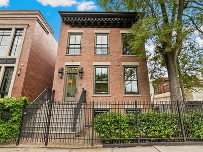 2429 W Belden Ave, Chicago, IL, 60647