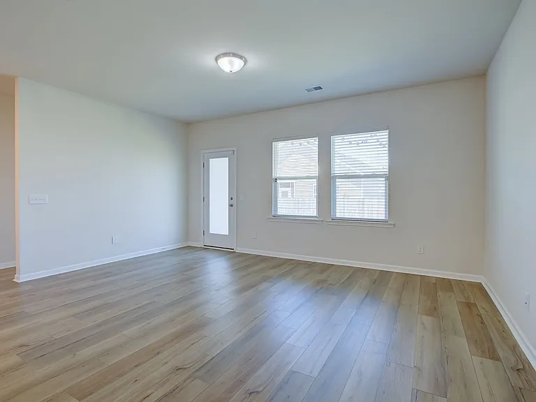 714 McRoy St — Photo 10