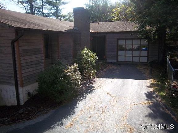 2nd image of 1915 S Stoney View Ct
