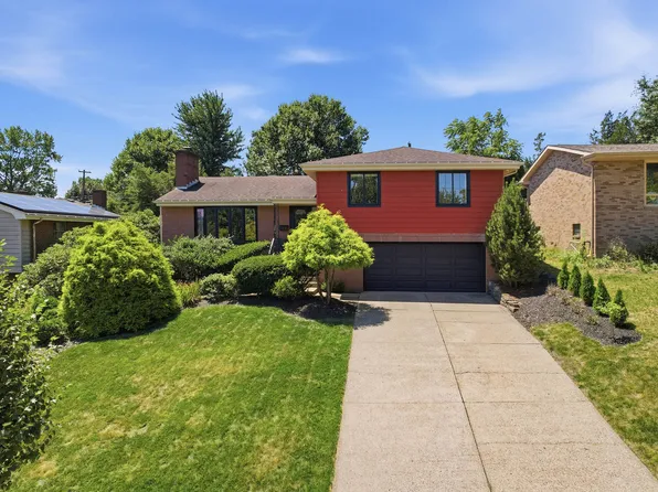 570 Clemson Dr, Pittsburgh, PA 15243
