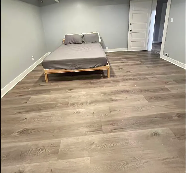 11 bed, 3320 sqft, $860 — Photo 2