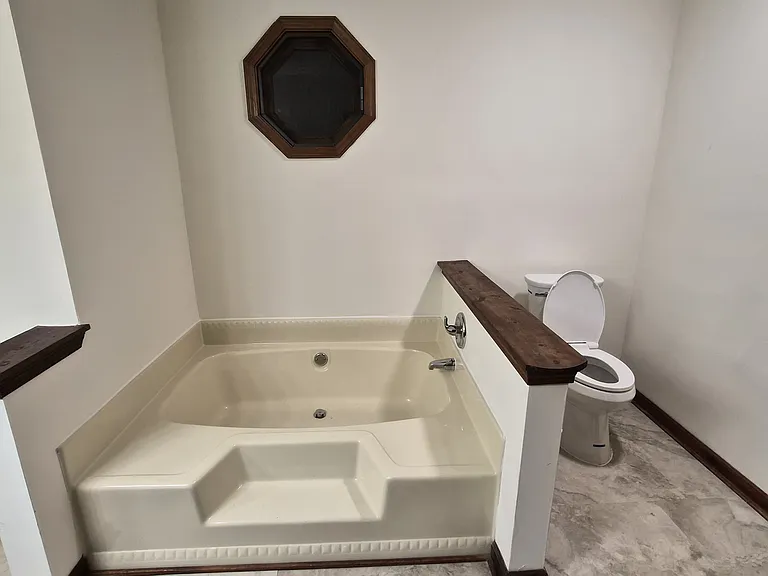 Master Bedroom Garden Tub