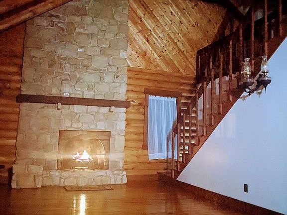 livingroom fireplace