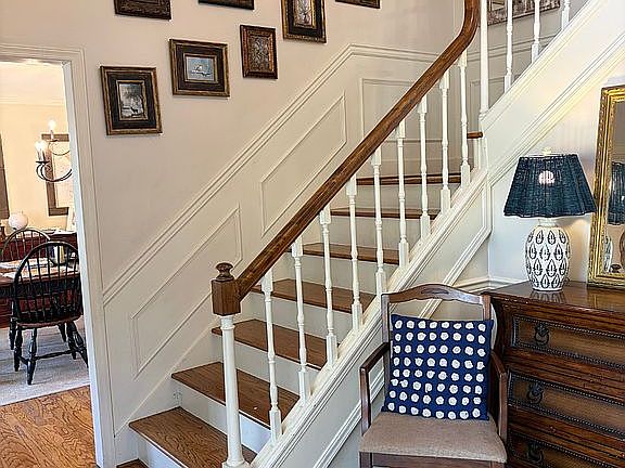 5th image of 103 Spring Valley Ct