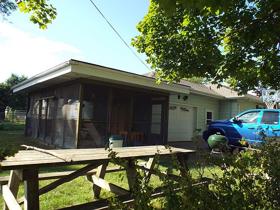 2nd image of 2325 17th St