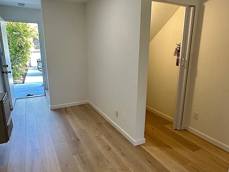 1609 Derby St #C — Photo 2