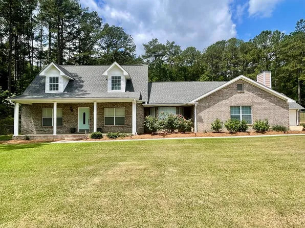 1375 Forest Lake Dr, Elba, AL 36323