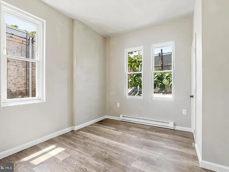 3114 Custer St — Photo 6