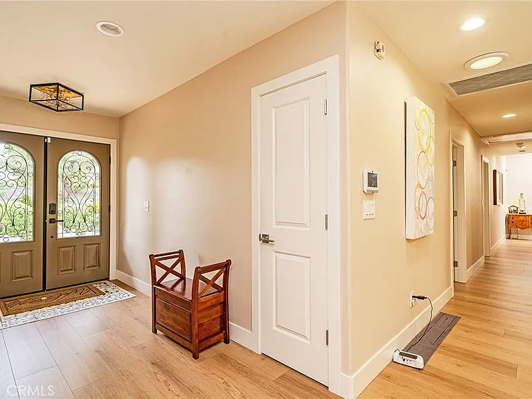 2220 Jose Way — Photo 2