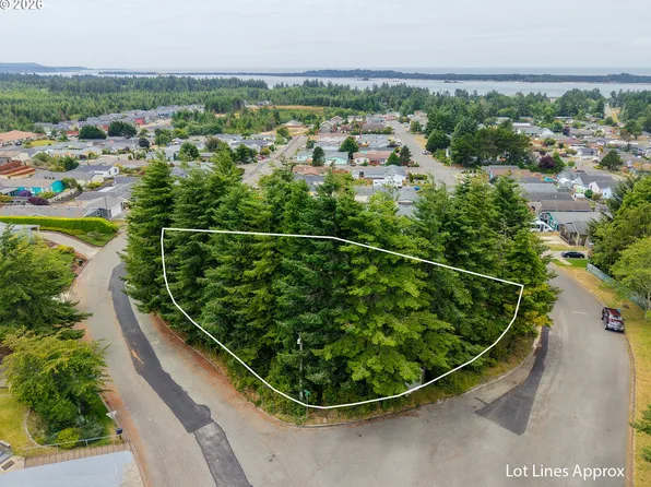 1111 Blanco Ave, Coos Bay, OR 97420