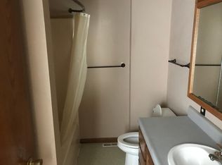 5888 Sand Rd SE, Lone Tree, IA 52755