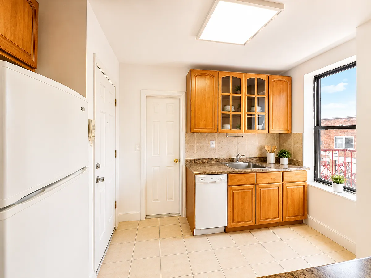 Building Photo - 34-55 32nd St #2R