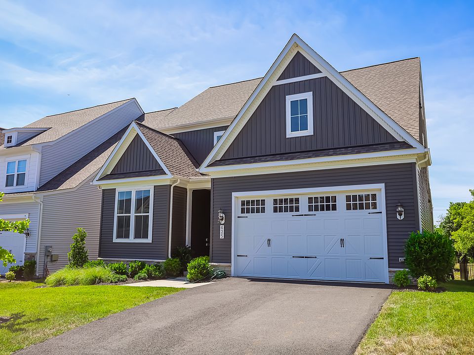 1st image of 625 Lipizzan Dr SW