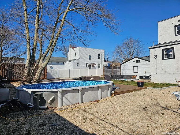 146 Kingston Blvd — Photo 14