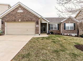 3245 Kingsridge Manor Dr, Saint Louis, MO 63129