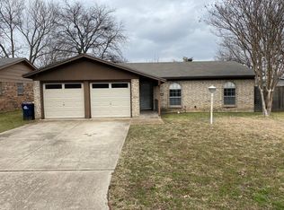 1713 Meadow Oak St, Denton, TX 76209