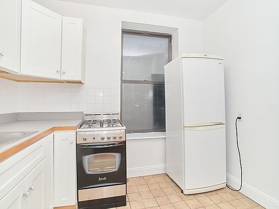 4th image of 184 E 88th St APT 2W