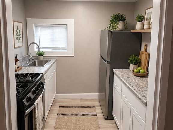 2nd image of 610 Commonwealth Ave #10