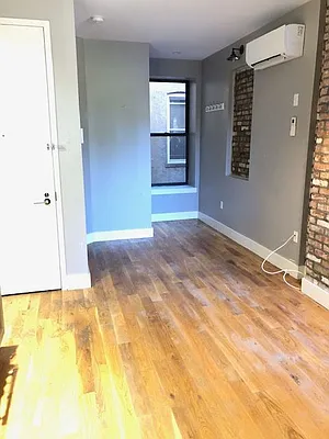 Rented by Lang Realty LLC | media 4