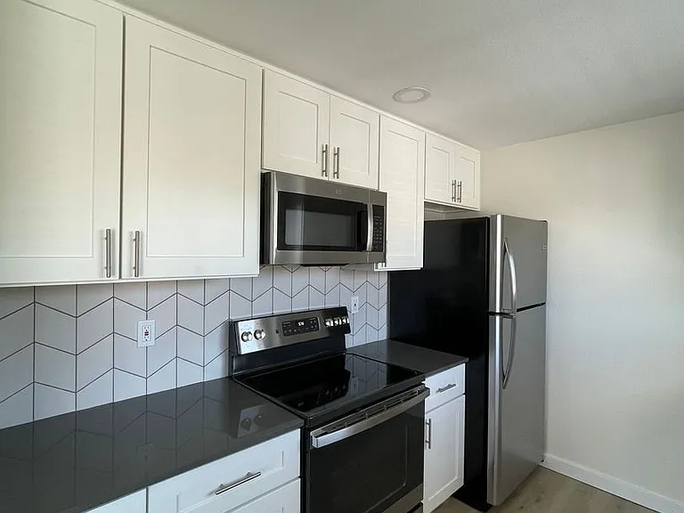Arie Apartments — Photo 8