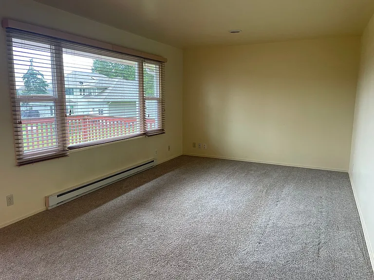870 Greentree Dr — Photo 6