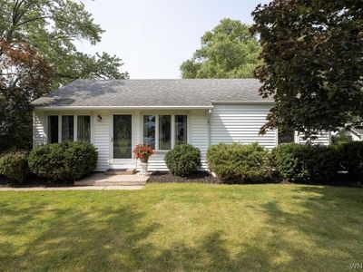 8040 Colonial Dr, Niagara Falls, NY, 14304