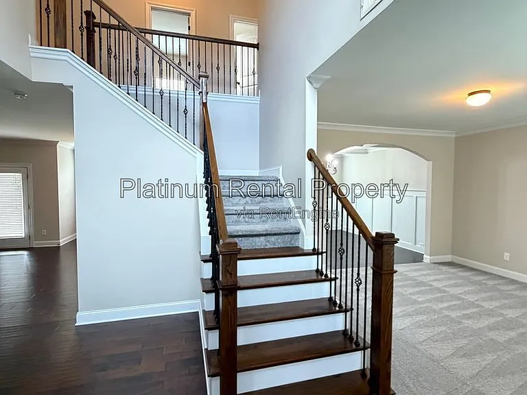 5075 Rialto Way — Photo 3