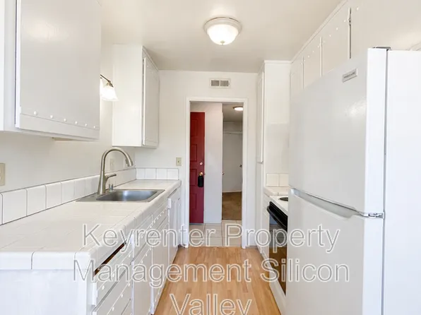 1104 Delna Manor Ln APT 3, San Jose, CA 95128